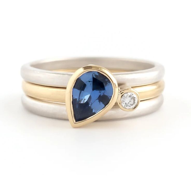 Blauer Tropfenring in Vintage Gold und Silber