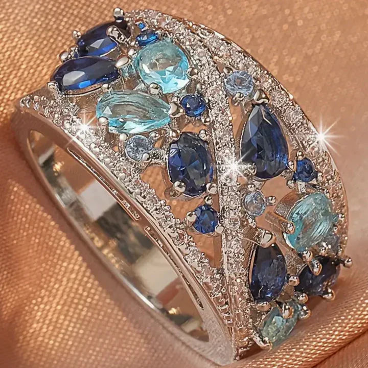 Weinlese-Ring mit blauem Zirkoniumdioxid