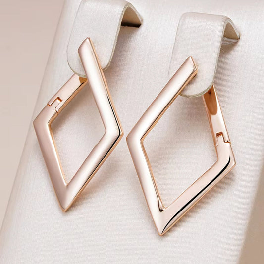Elegante geometrische Ohrringe in Gold