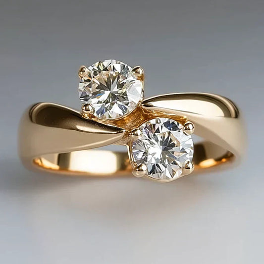 Offener funkelnder Goldring im Vintage-Stil